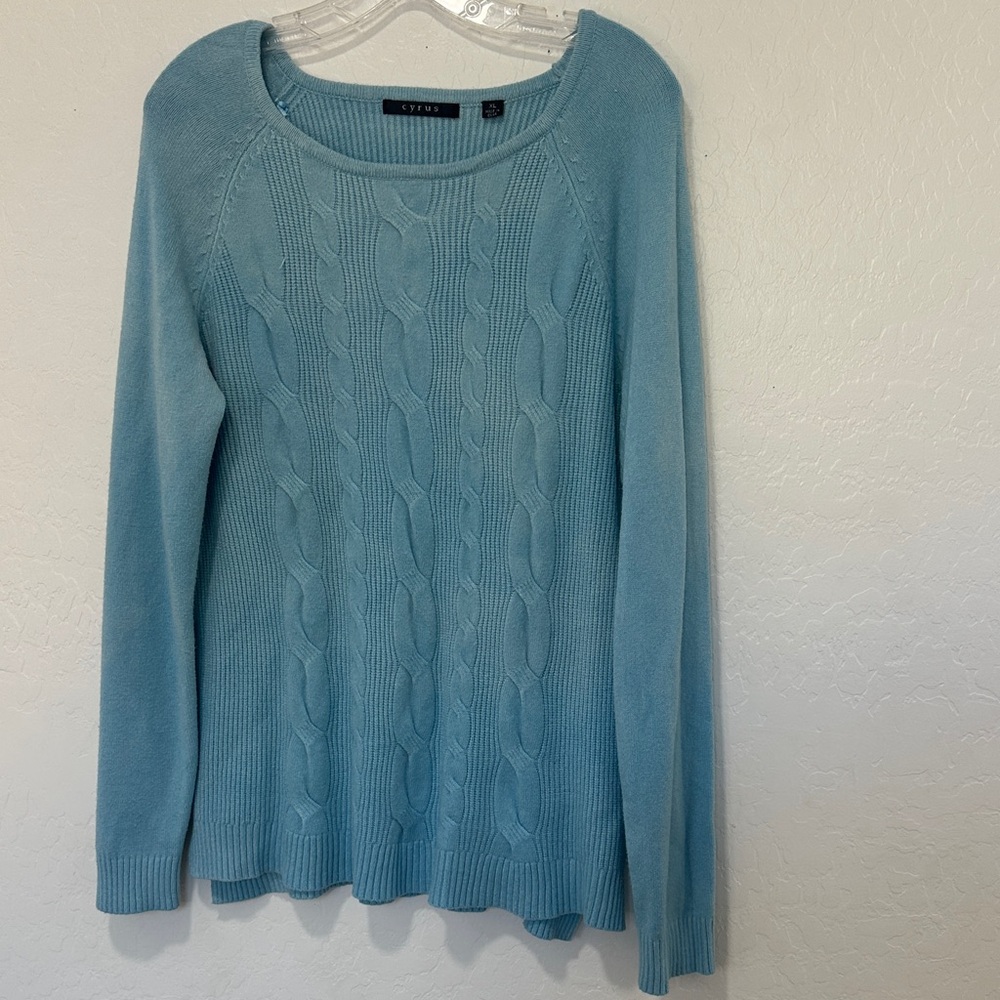 Cyrus Women's Size XL Light Blue Cable Knit Sweater Long Sleeve Pullover crew
